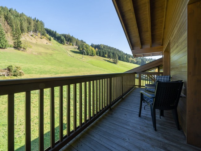 Balkon mit Blick auf die Skipiste in Eben